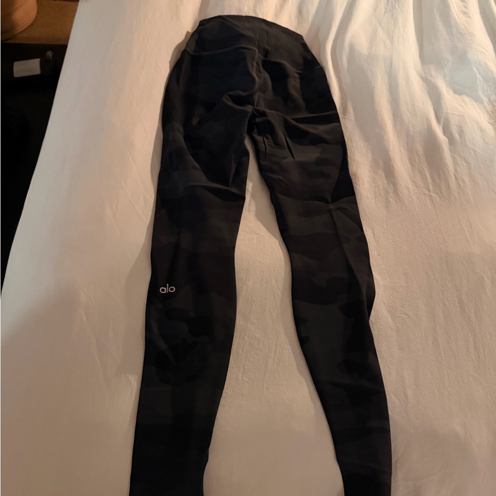 ALO Yoga Black Camo Leggings